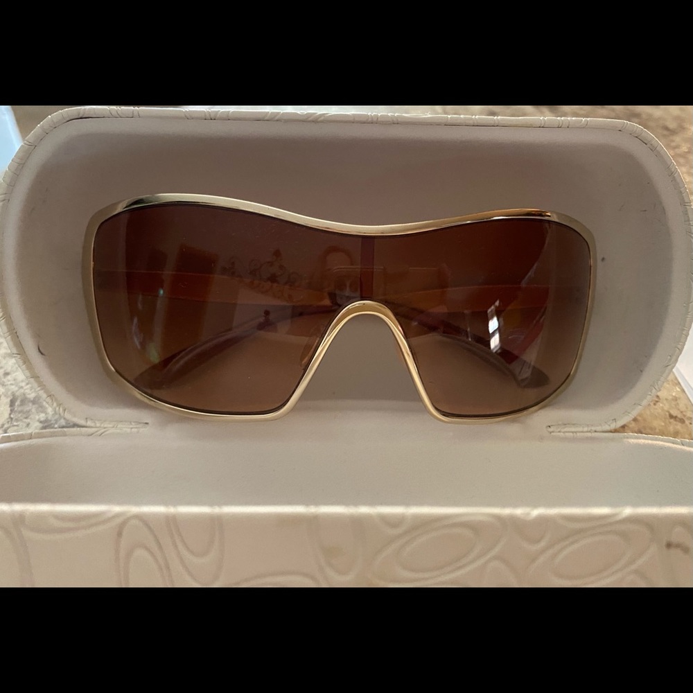 Oakley sunglasses